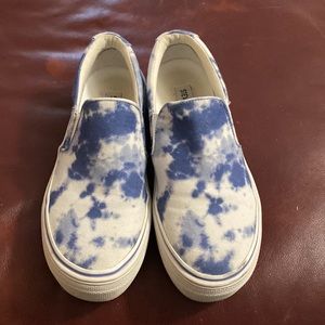 Steve Madden slip on sneakers blue and white tie die design